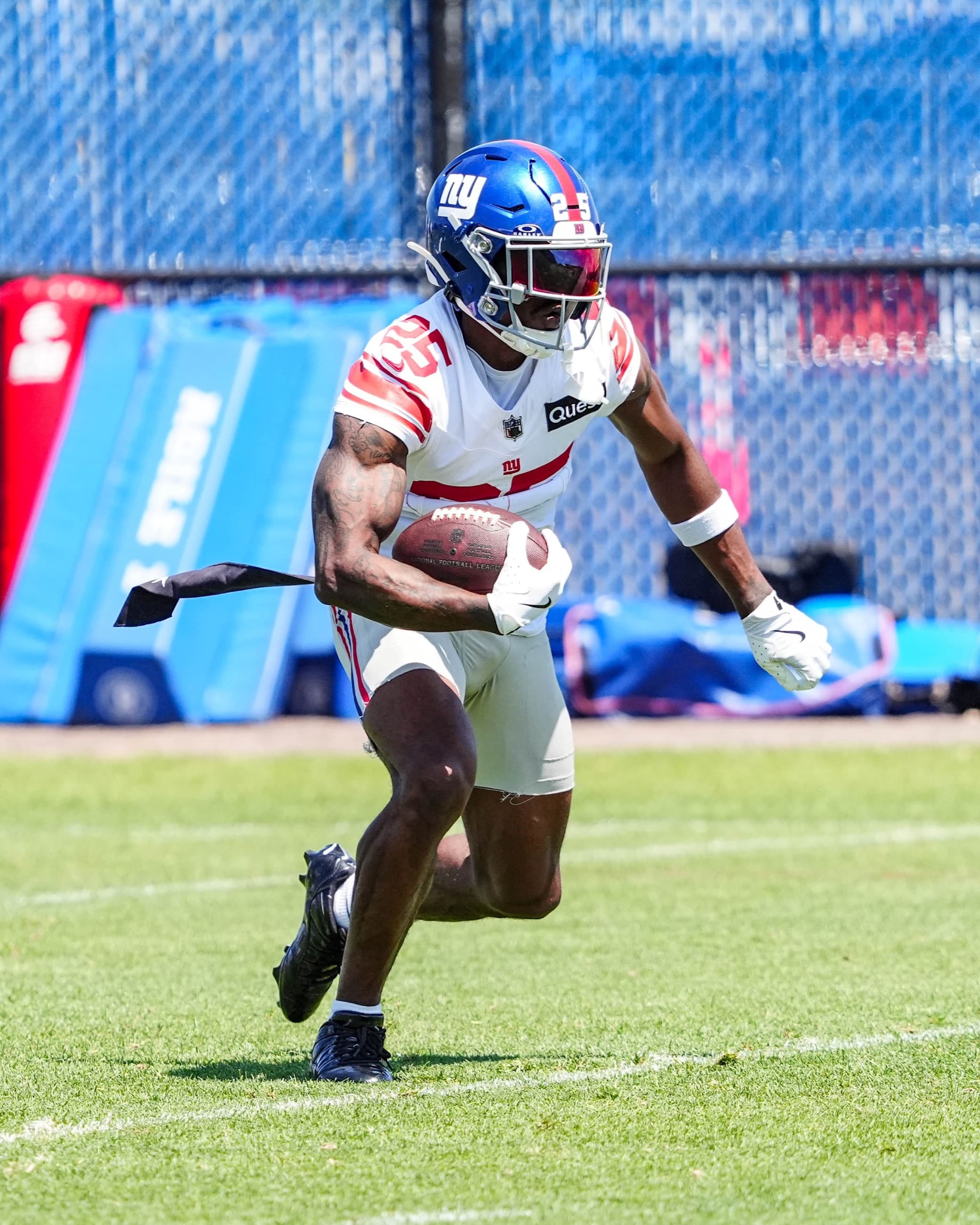New York Giants 2025 2026 safety Jason Pinnock (25)